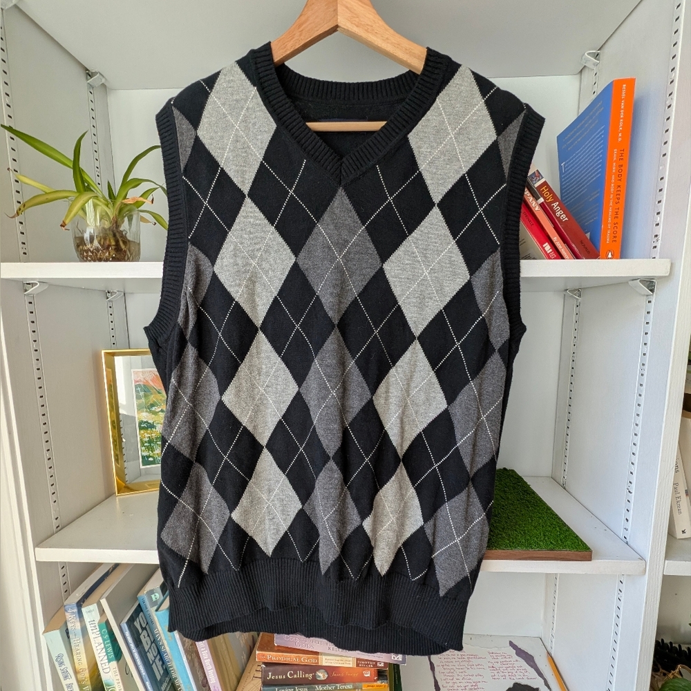Knit Sweater Vest Argyle Club Room Black and Grey Academia Teacher Size Medium